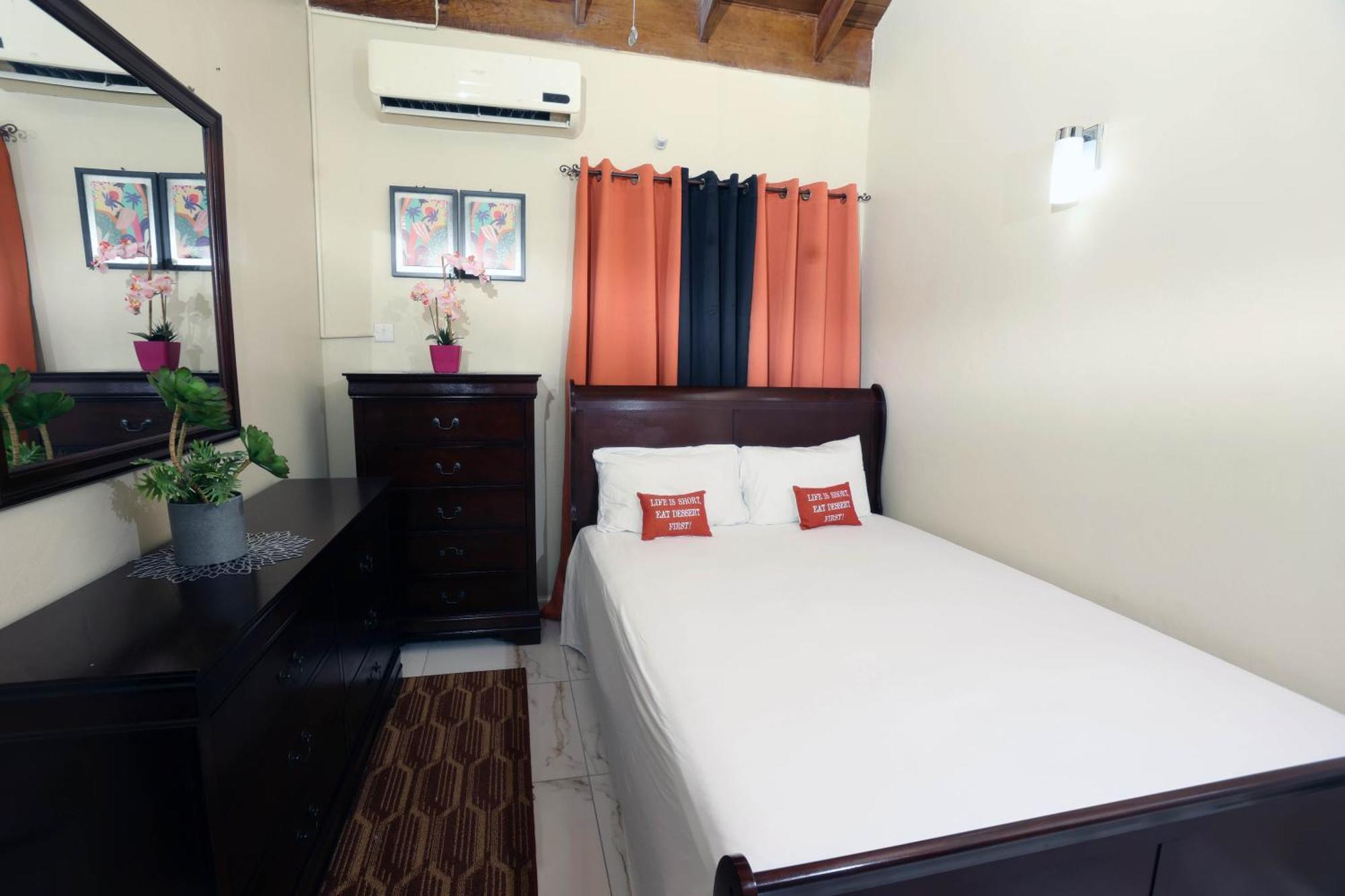 Spacious Luxury 3 Bed Rooms In קינגסטון מראה חיצוני תמונה
