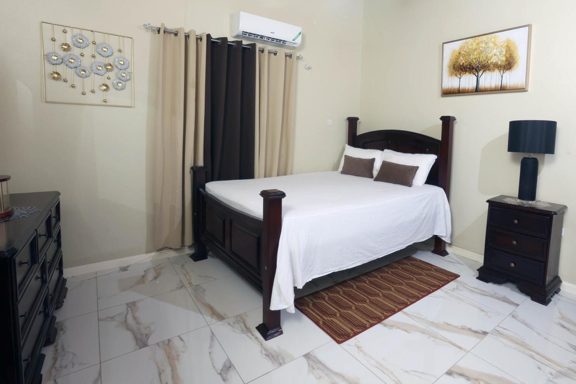 Spacious Luxury 3 Bed Rooms In קינגסטון מראה חיצוני תמונה