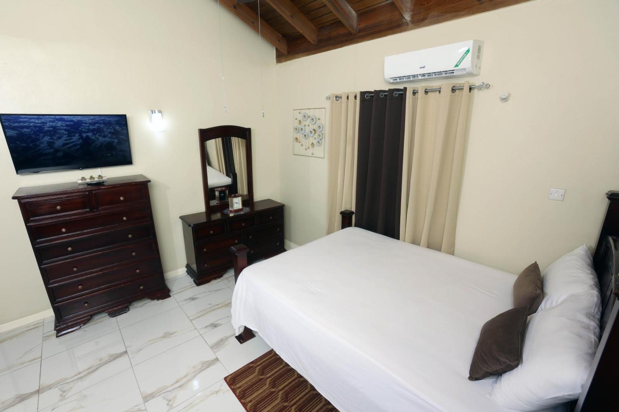 Spacious Luxury 3 Bed Rooms In קינגסטון מראה חיצוני תמונה