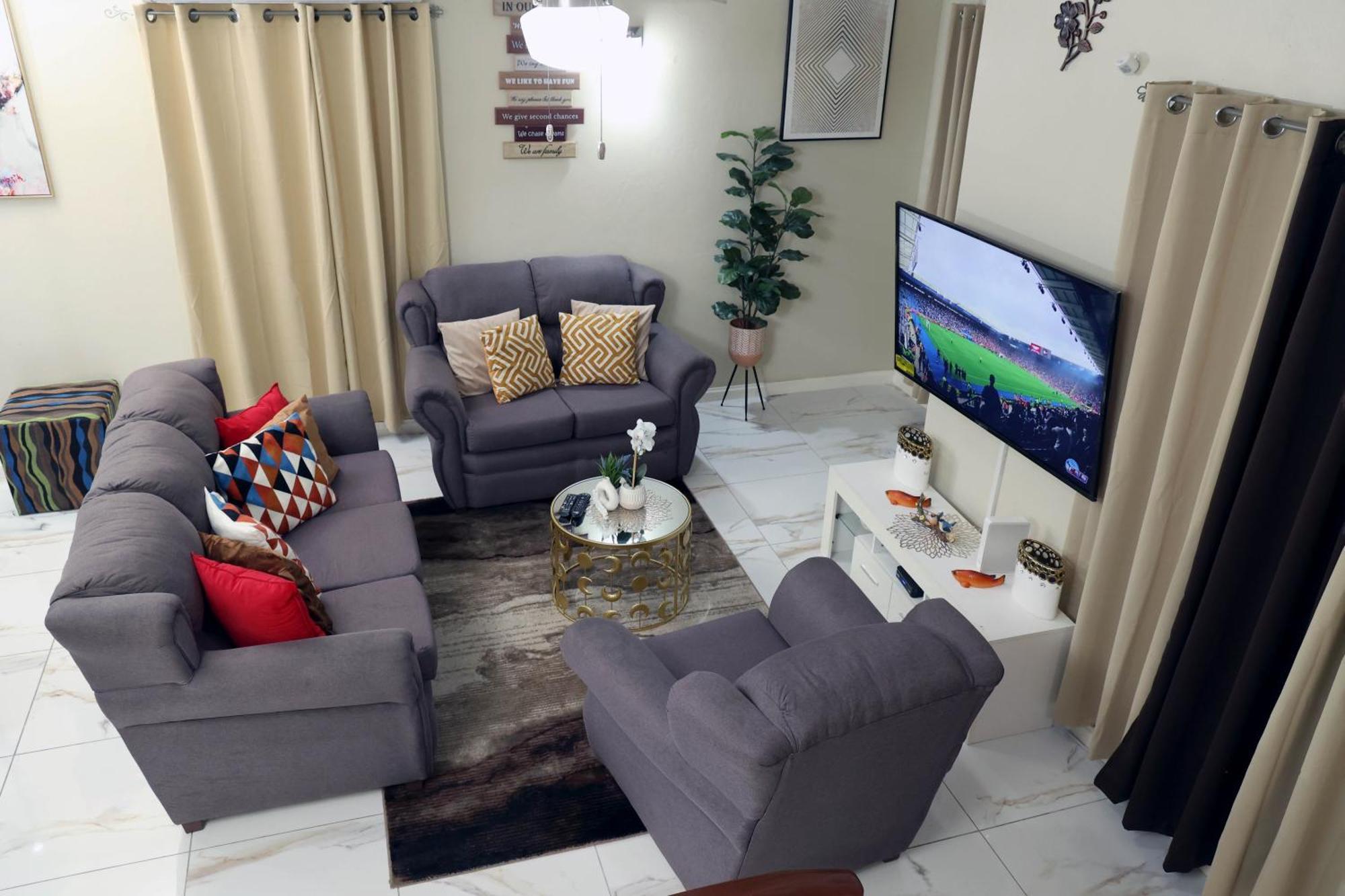 Spacious Luxury 3 Bed Rooms In קינגסטון מראה חיצוני תמונה